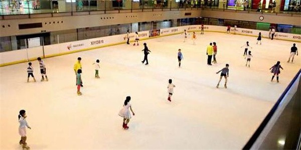 開溜冰場需要多少錢？
