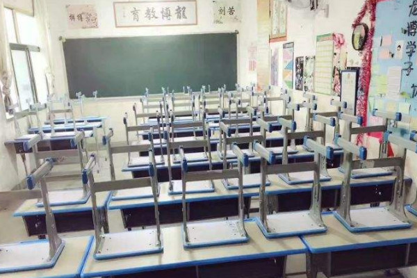 龍博教育加盟