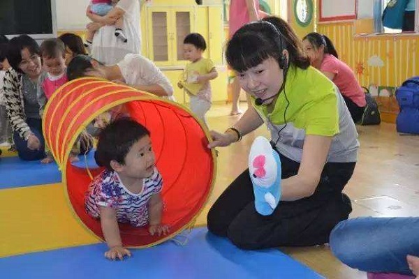鴻雅幼兒園早教中心加盟
