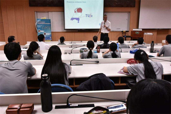 巨森·梧桐林校外成長(zhǎng)中心加盟