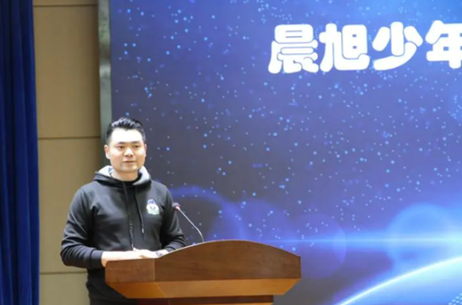 晨旭少年創(chuàng)客機器人加盟費多少錢？